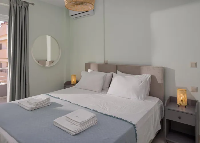 Elevate Your Escape Heraklion Boutique 2-Bed Seaview Apartment On Floor 2