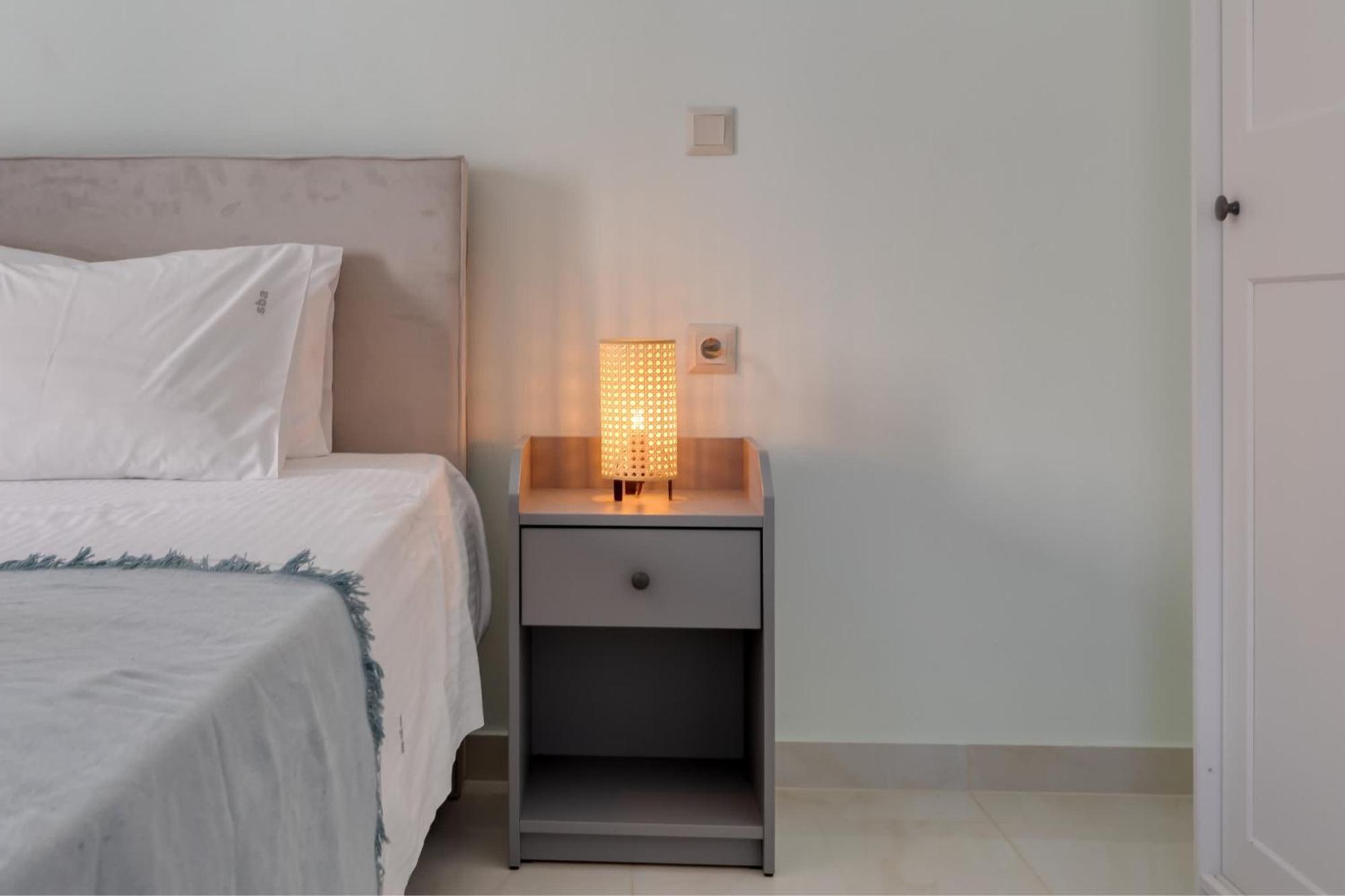 Elevate Your Escape Boutique 2-bed Seaview On Floor 2 Héraklion